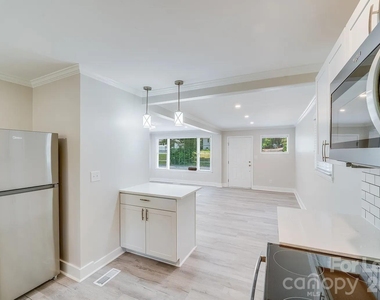 1719 Academy Street - Photo Thumbnail 2