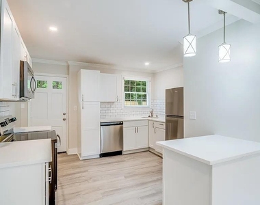 1719 Academy Street - Photo Thumbnail 4