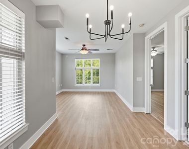 1101 W 1st Street - Photo Thumbnail 14
