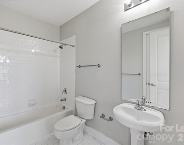 1101 W 1st Street - Photo Thumbnail 28