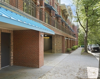 1101 W 1st Street - Photo Thumbnail 6