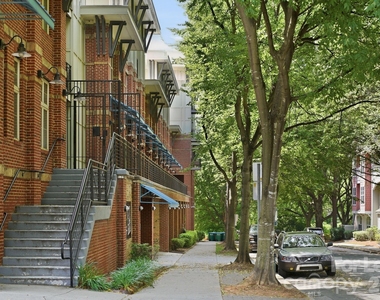 1101 W 1st Street - Photo Thumbnail 3