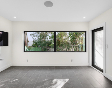 3720 Morton Avenue - Photo Thumbnail 4