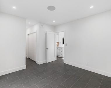 3720 Morton Avenue - Photo Thumbnail 10