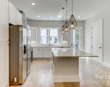 1107 Parkside Greenway Drive - Photo Thumbnail 11