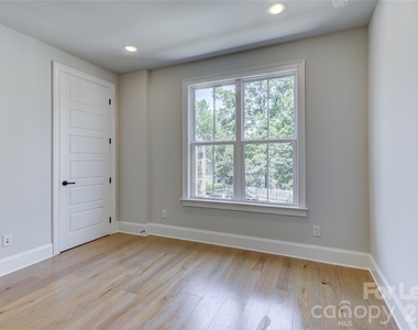 1107 Parkside Greenway Drive - Photo Thumbnail 35