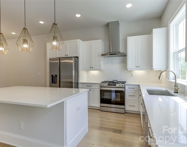 1107 Parkside Greenway Drive - Photo Thumbnail 12