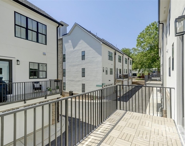 1107 Parkside Greenway Drive - Photo Thumbnail 18