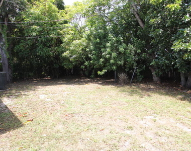 1412 W 6th Street - Photo Thumbnail 14