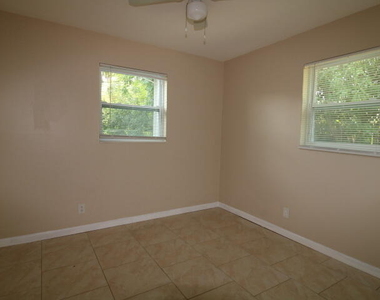1412 W 6th Street - Photo Thumbnail 6