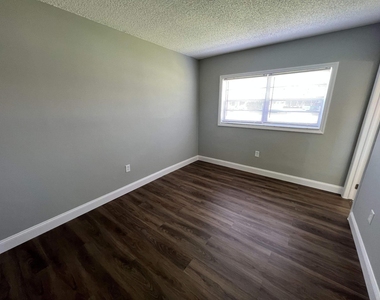 2605 Nw 135th Street - Photo Thumbnail 6