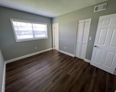 2605 Nw 135th Street - Photo Thumbnail 7