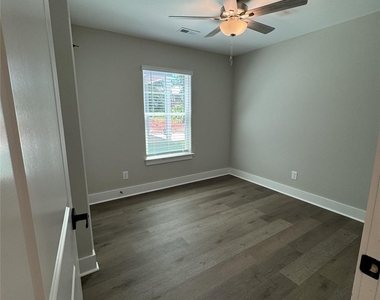 119 Brawley Villas Place - Photo Thumbnail 7