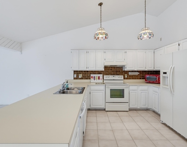 6846 Bianchini Circle - Photo Thumbnail 5