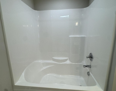123 Brawley Villas Place - Photo Thumbnail 7