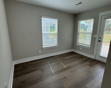 123 Brawley Villas Place - Photo Thumbnail 9