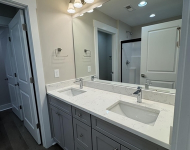 121 Brawley Villas Place - Photo Thumbnail 8