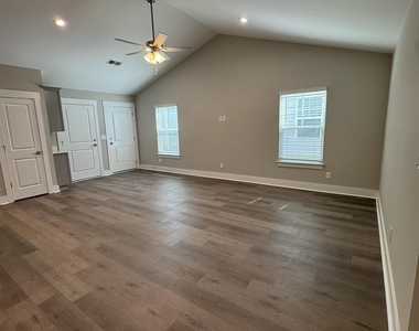 121 Brawley Villas Place - Photo Thumbnail 5
