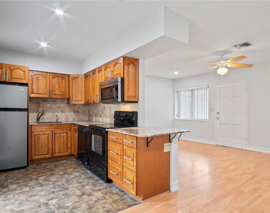 2130 Ne 42nd Court - Photo Thumbnail 1