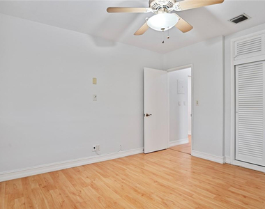 2130 Ne 42nd Court - Photo Thumbnail 9