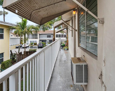 2130 Ne 42nd Court - Photo Thumbnail 16