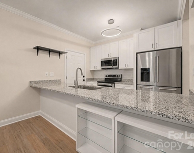 309 James Street - Photo Thumbnail 4