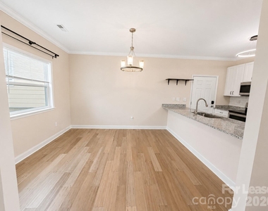 309 James Street - Photo Thumbnail 3