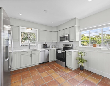 1714 N Palmway - Photo Thumbnail 12