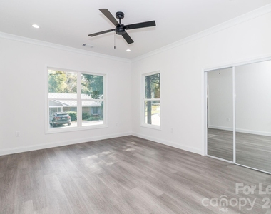 307 E Arch Street - Photo Thumbnail 22