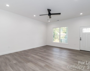 307 E Arch Street - Photo Thumbnail 7
