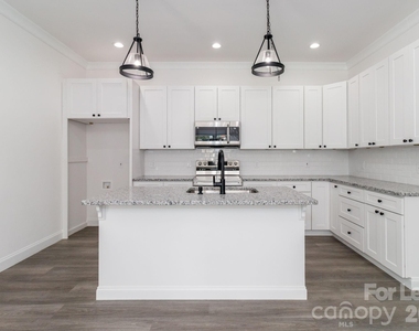 307 E Arch Street - Photo Thumbnail 15