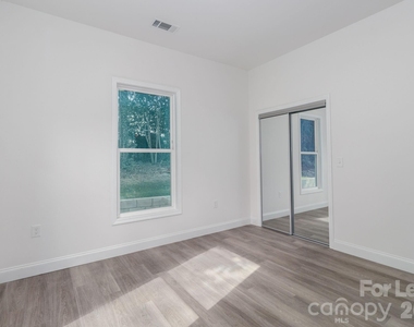 307 E Arch Street - Photo Thumbnail 29