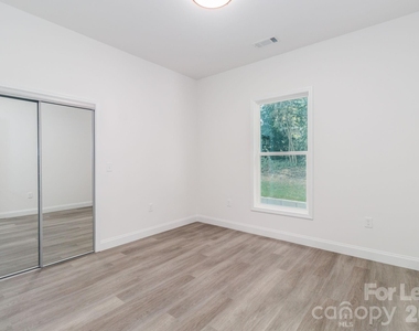 307 E Arch Street - Photo Thumbnail 32
