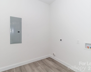 307 E Arch Street - Photo Thumbnail 21