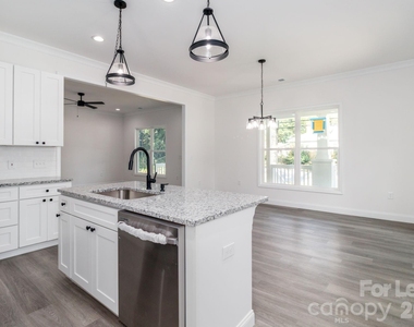 307 E Arch Street - Photo Thumbnail 18