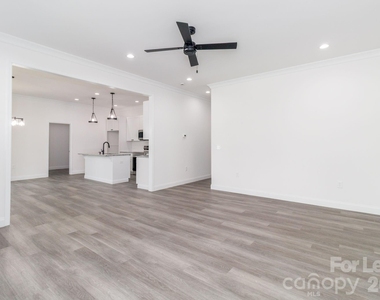 307 E Arch Street - Photo Thumbnail 9
