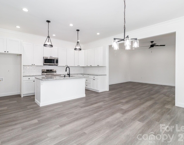 307 E Arch Street - Photo Thumbnail 14
