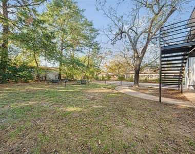 253 Locust Street S - Photo Thumbnail 21