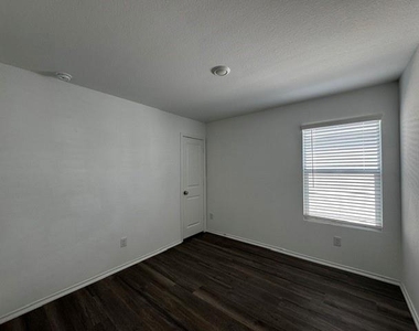 230 Sunflower Street - Photo Thumbnail 23