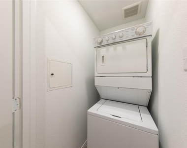 230 Sunflower Street - Photo Thumbnail 6