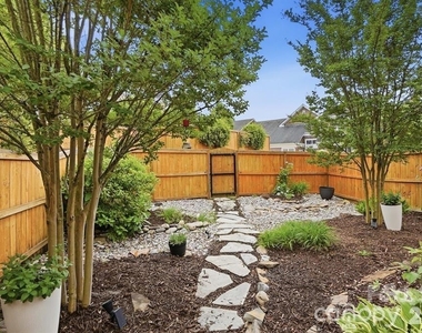 19512 Topgallant Drive - Photo Thumbnail 44