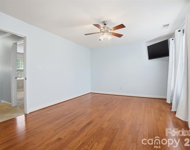 19512 Topgallant Drive - Photo Thumbnail 31