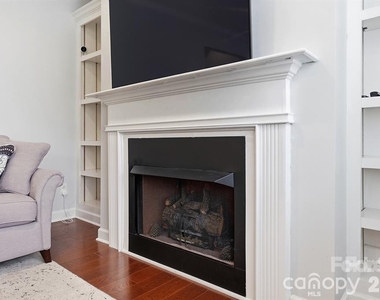 19512 Topgallant Drive - Photo Thumbnail 11