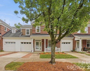 19512 Topgallant Drive - Photo Thumbnail 45