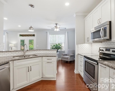 19512 Topgallant Drive - Photo Thumbnail 20