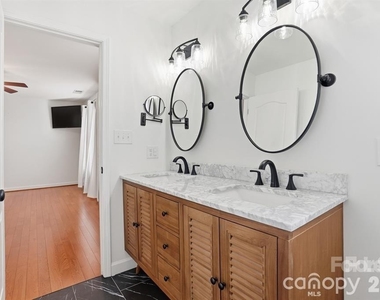 19512 Topgallant Drive - Photo Thumbnail 33