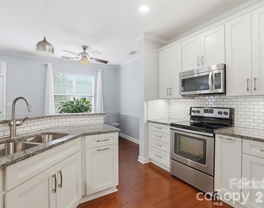 19512 Topgallant Drive - Photo Thumbnail 21