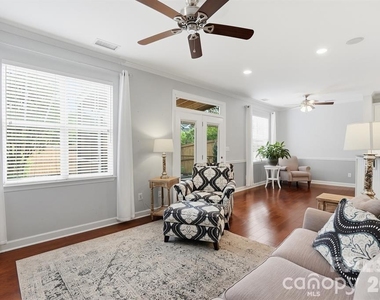 19512 Topgallant Drive - Photo Thumbnail 9