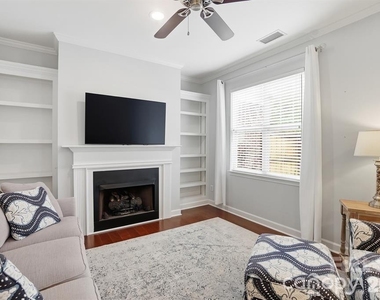 19512 Topgallant Drive - Photo Thumbnail 8