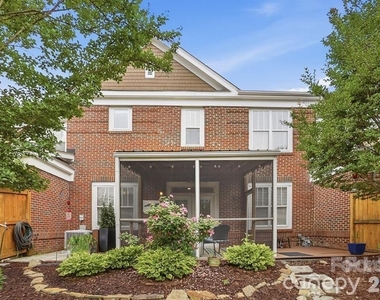 19512 Topgallant Drive - Photo Thumbnail 3